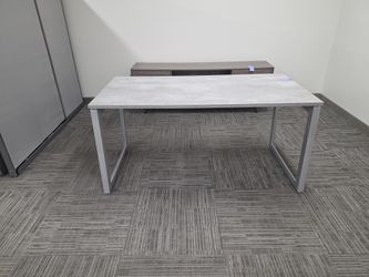 4 Person Table
