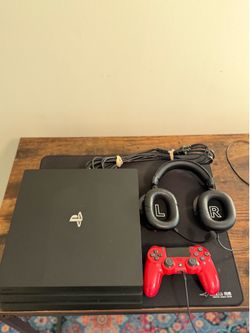 (Well Kept) 1TB PS4 Pro + Controller and G-PRO Headset