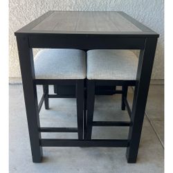 Small Heavy Table with chairs