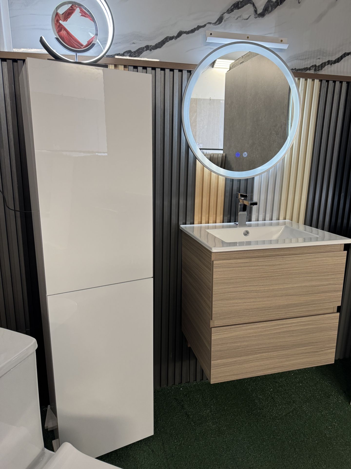 Wall Gabinete - Vanity - Mirror