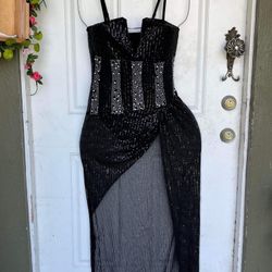 DRESS NEW SIZE MEDIUM 