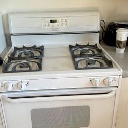 Frigidaire Self Cleaning Gas Range -White 