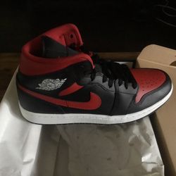 New Men’s Air Jordan 1 Mid size 9