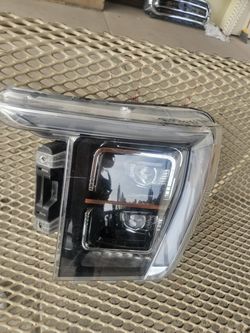 Ford F150 platinum  limited  lariat  driver  Headlight  oem Original  21 to 23