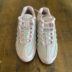 Nike Air Max 95 Pink – Women’s Size 9 | Brand New | Never Worn