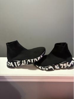 Balenciaga speeds