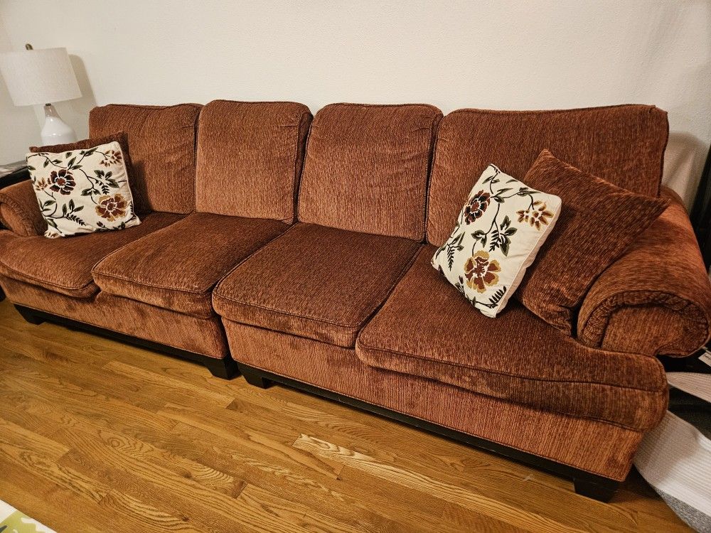 Couch(sectional)