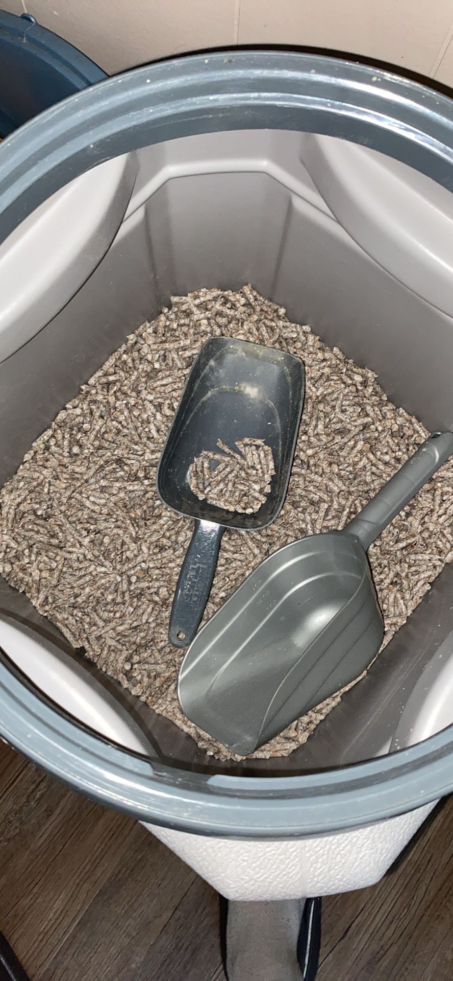 Pellet cat litter 10-15LB