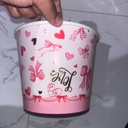 Valentine’s Bucket 