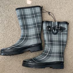 Brand NEW plaid Black&white Rainboots Size 9