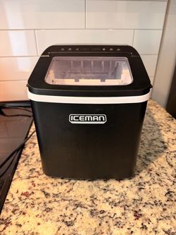 Countertop ice maker
