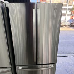 New open box GE 24.7 cu. ft. French Door Refrigerator in Fingerprint Resistant Stainless Steel, ENERGY STAR