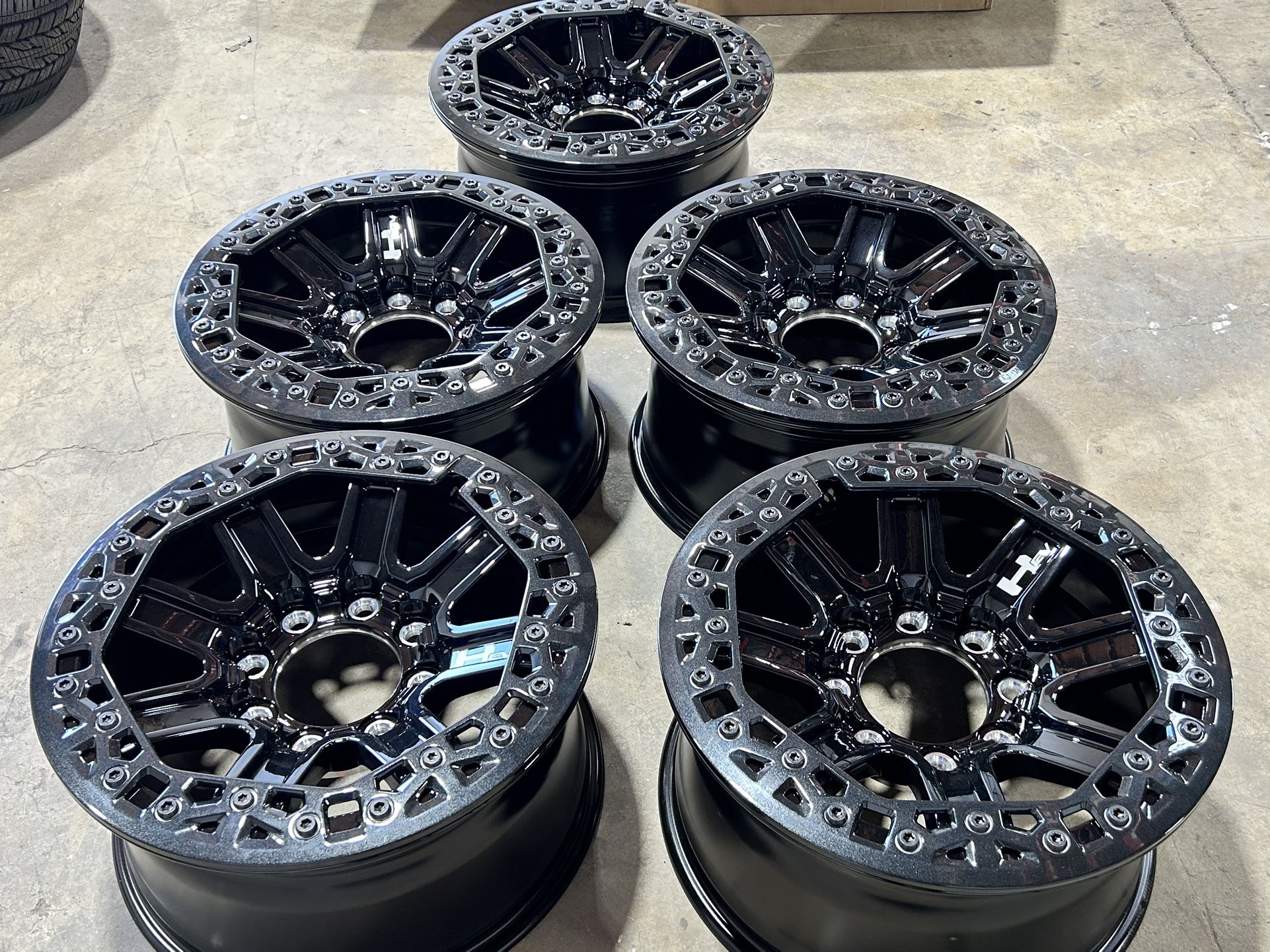 18” Gloss Black Beadlock Ring Wheels '23-'25 Hummer EV RIMS SET OF 5 8x6.5 aka 8x165.1   Never driven on! Set of 5 OEM wheels   18” OEM 2025 Hummer EV