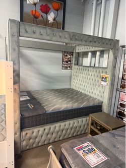 Canopy bedframe! ❤️📲😘 easy financing! 💫
