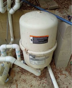 Pentair 4048 DE Pool Filter – Good Used Condition – Swimming Pool Filter Also have a pool pump and pool heater available FOR SALE: Pentair 4048 DE (D