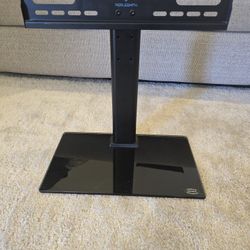 Flat-screen TV stand