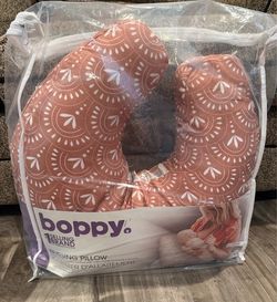 Baby Boppy. Used 1x. Pick up in La Puente near Edgewood Academy Elementary School. FIRST COME FIRST SERVE