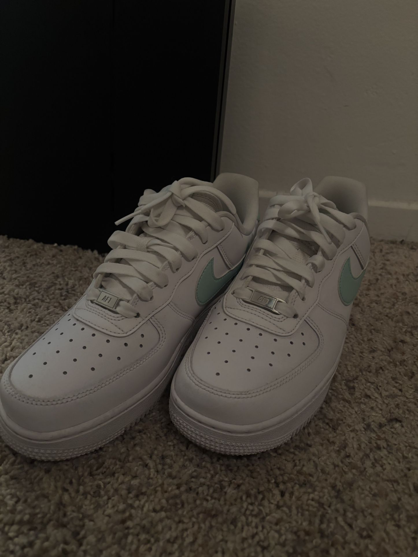 Nike Wmns Air Force 1 07 Jade Ice