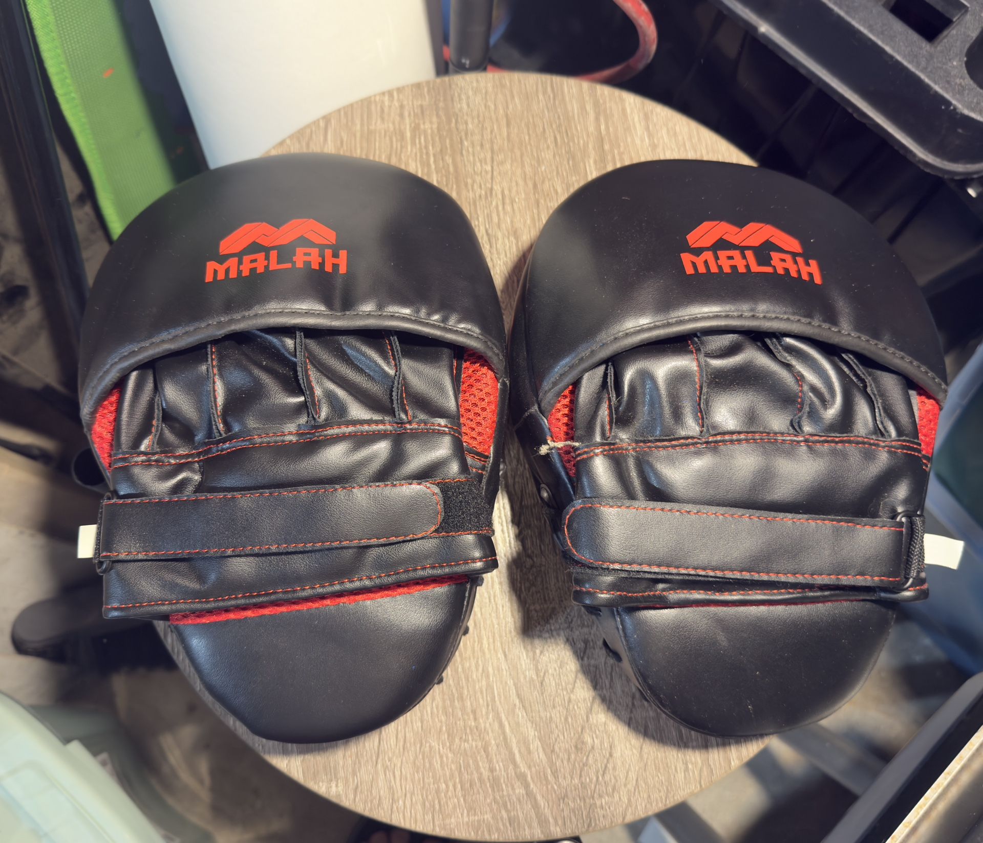 Boxing Pads Curved Hand Target Pads MMA Karate Thai Martial Arts Punching Pads Outdoor Sport Kick Bo