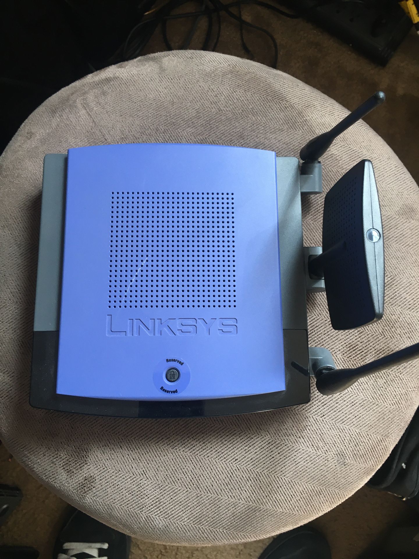 LINKSYS WRT300N V1 wireless router