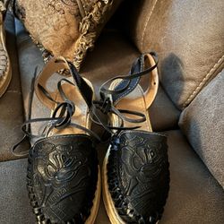 Huarache Sandals In New Condition Women Size 8 Black Color  Leather Material For Christmas Gift Present 