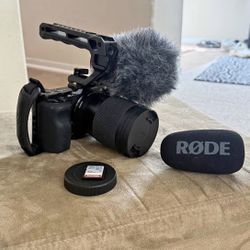 Sony Zv-10 with lens Sigma 16mm f/1.4