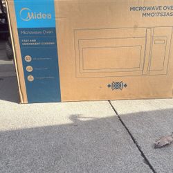 Midea Microwave 30” Over The Stove Model - Stainless