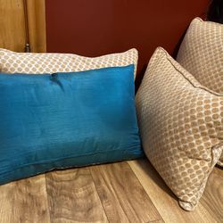 Couch Pillow Set