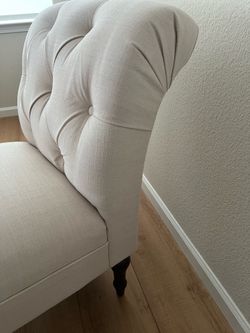 Comfy and Versatile Chairs