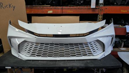 2025-2026 TOYOTA CAMRY FRONT BUMPER OEM USED #10963