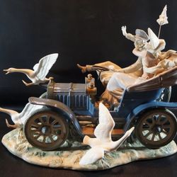LLadro #1375 Car In Trouble Limited Edition