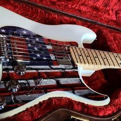 Custom Strat USA w New Fender Case