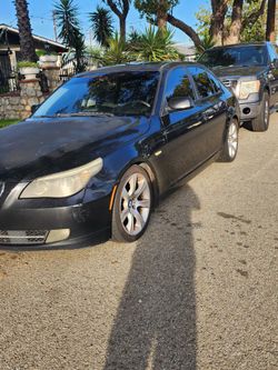 Clean title  BMW 5 series black 4 doors