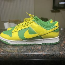 BRAZIL DUNKS* SIZE 9.5
