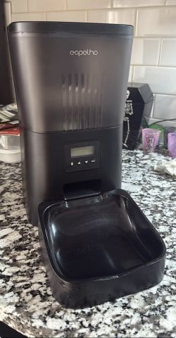 automatic pet feeder