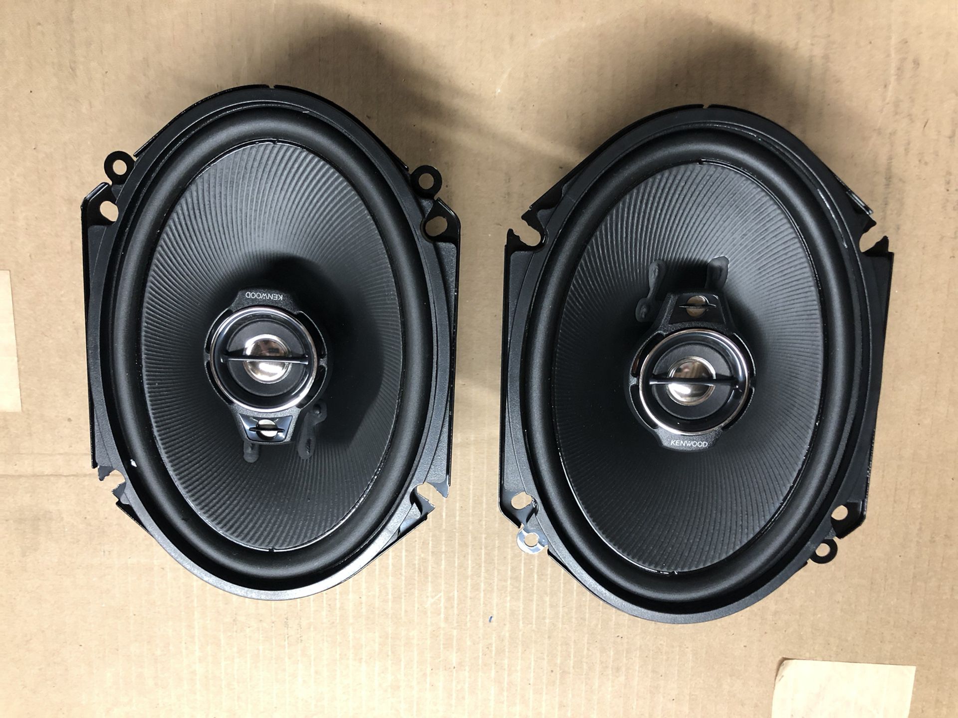 Kenwood 6X8 speakers 360 watts Ford, Mazda