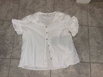 Terra & Sky White Short-Sleeve Button-Down Blouse