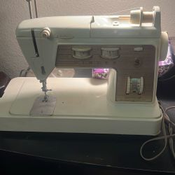 Singer 750 Sewing Machine 