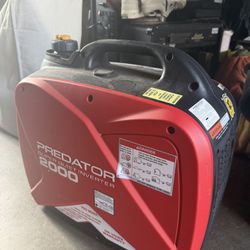 PREDATOR 2000 SILENT GENERATOR LIKE NEW