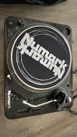 Numark Turntables TT-100