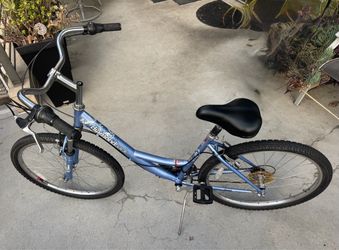 Diamondback Women’s Comfort Bicycle – 21-Speed – 26 inch-Excellent Condition
