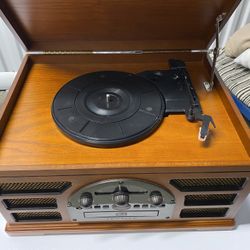 Turntable/CD Player/Cassette Tape Player/AM-FM Radio