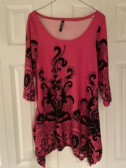 NWOT White Mark Yanette Tunic Top Fuschia Pink Black Sz M