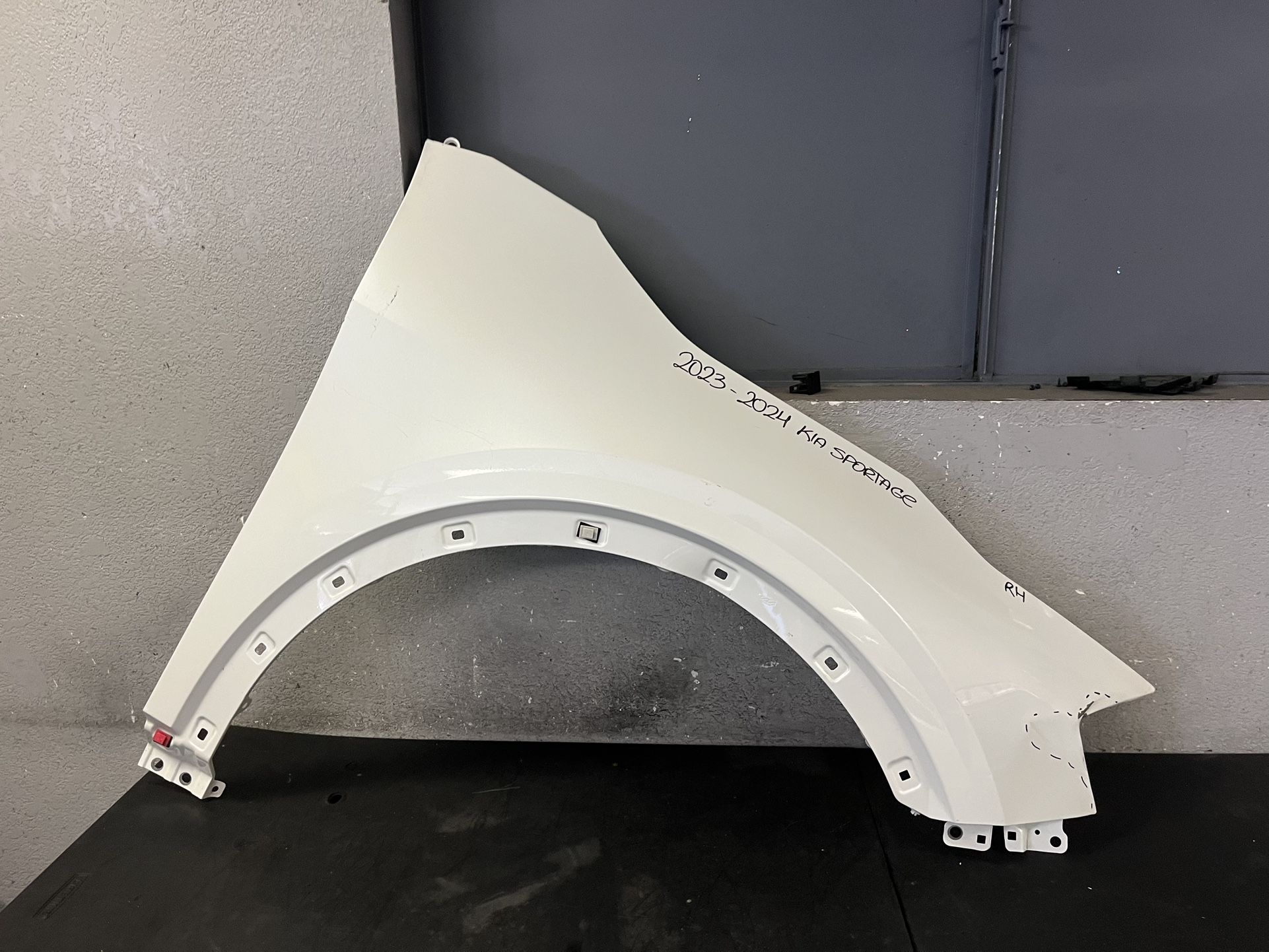 2023-2024 KIA SPORTAGE RIGHT FENDER OEM USED