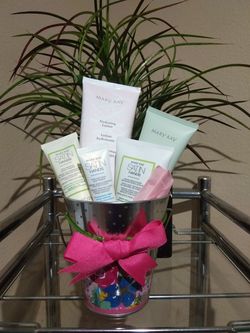Mary Kay bundle with FREE deliver