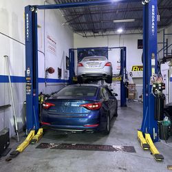 Bend Pak top of the line Assemetric 10,000 lift XPR-10 acx this is NOT your cheap Chinese car/truck lift. It has lifted only corvettes in a prvate sho