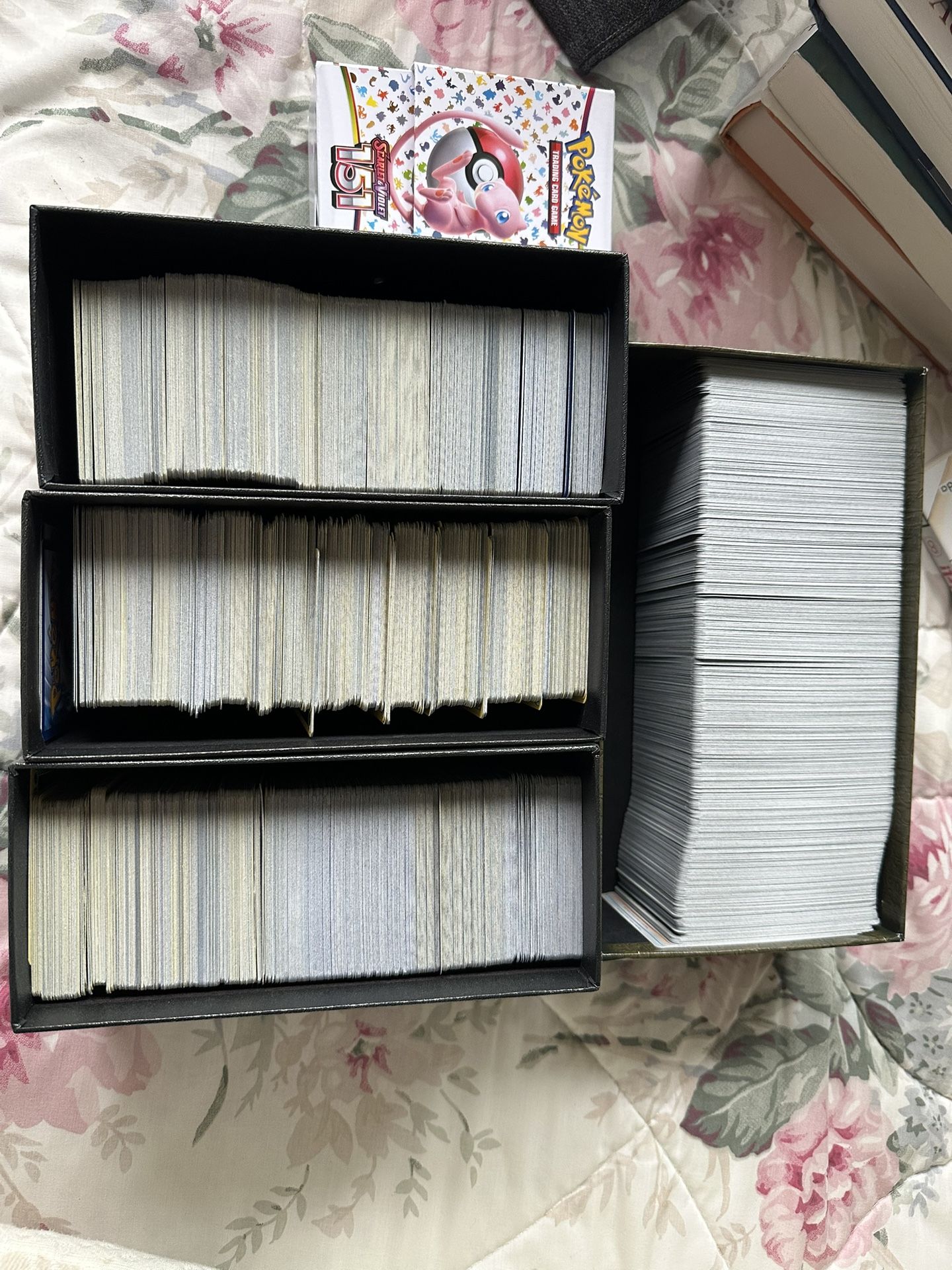 Random Pokémon Cards