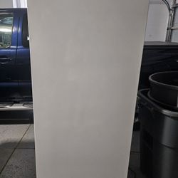 Hisense 13.6 cu. ft. Garage Ready Frost Free Convertible Upright Freezer