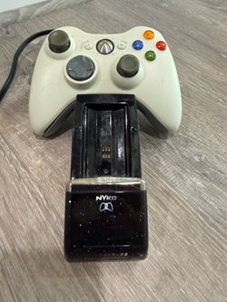 Xbox 360 charging dual station and remote
