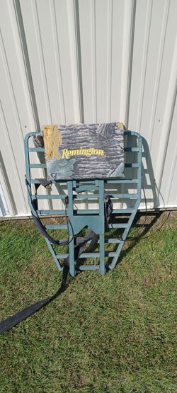 Remington HangingTree Stand  Stand